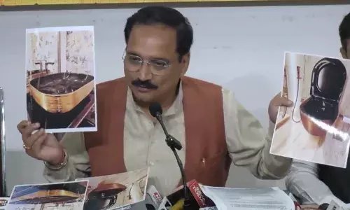 केजरीवाल के शीशमहल से वॉश बेसिन और गोल्ड प्लेटेड टॉयलेट सीट गायब, 21 नवंबर को होगा प्रदर्शन