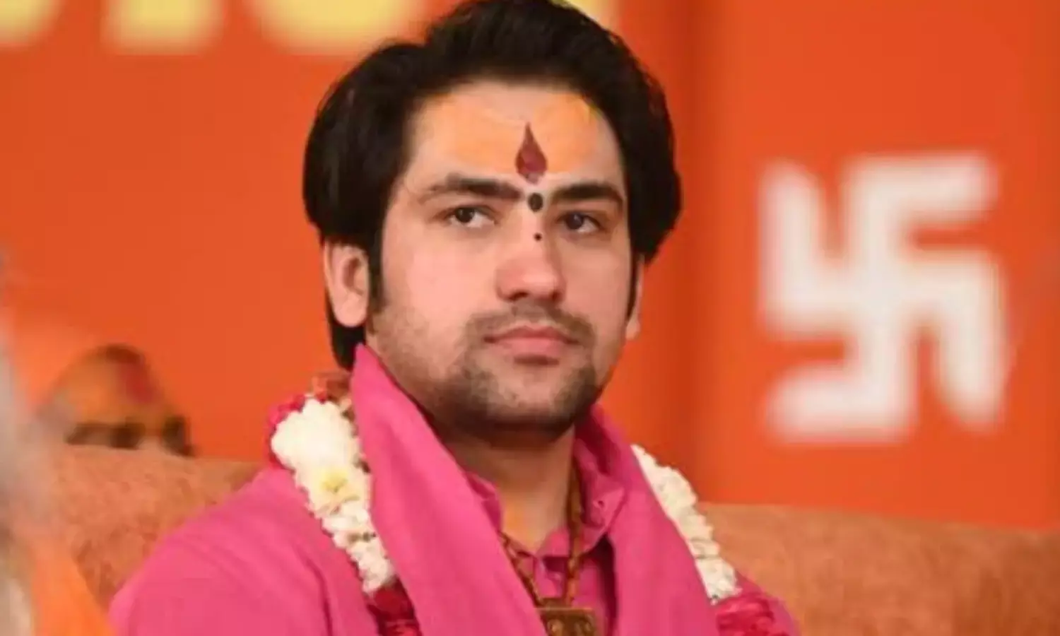 पंडित धीरेंद्र कृष्ण ने बताएं गरीबी के 8 लक्षण, जानें कहीं आप भी तो उसमें शामिल नहीं