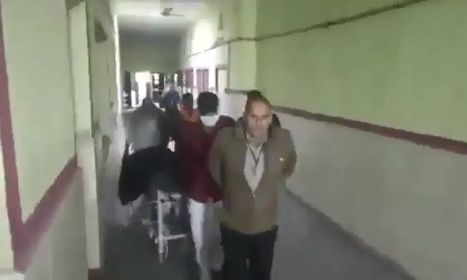 पोस्टमार्टम के बाद अंतिम संस्कार की हो रही थी तैयारी, अचानक जिंदा हो गया व्यक्ति