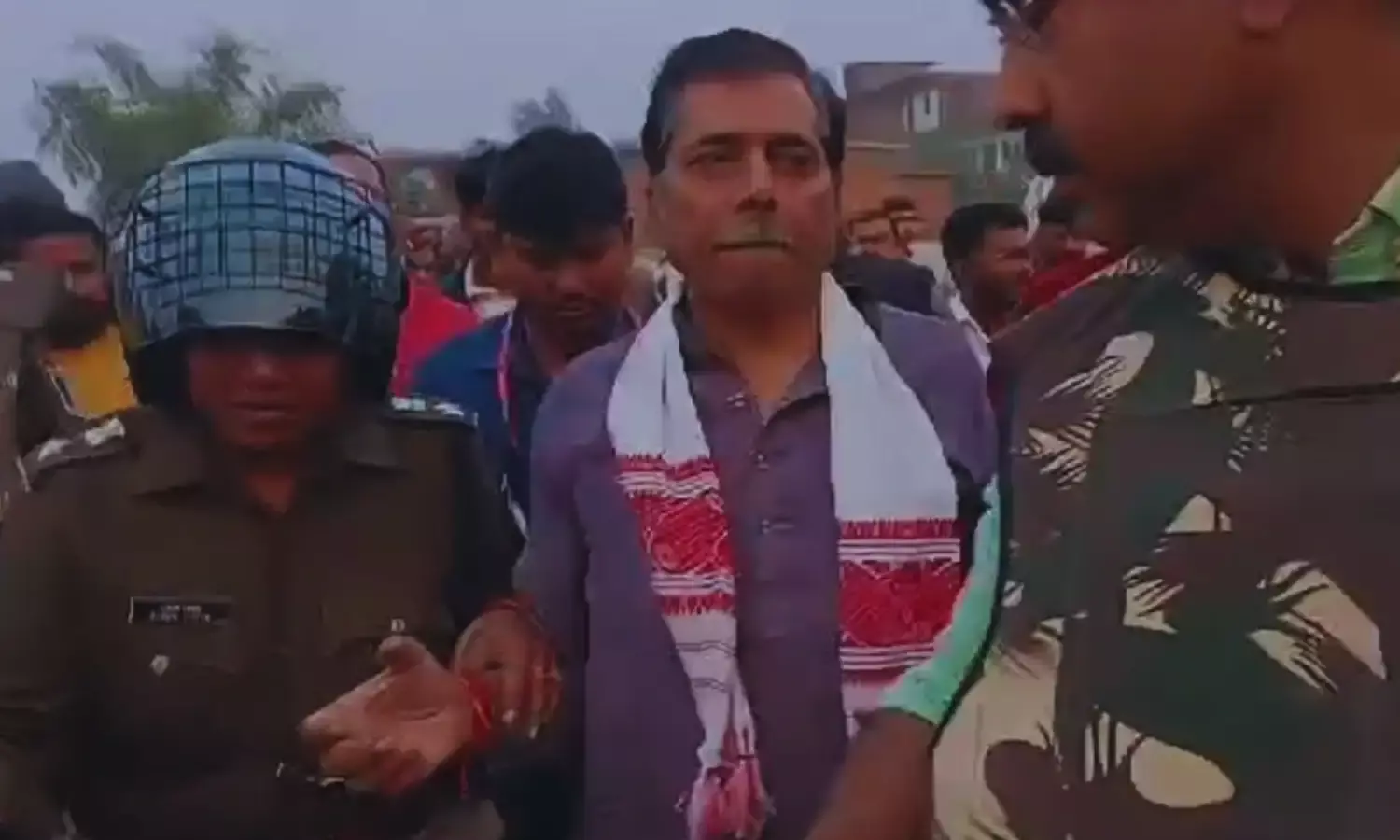 भाजपा विधायक प्रदीप पटेल ने रेस्ट हाउस में खुद को किया बंद, 14 घंटे से कोई हलचल नहीं, पुलिस दरवाजा तोड़ने की तैयारी में…