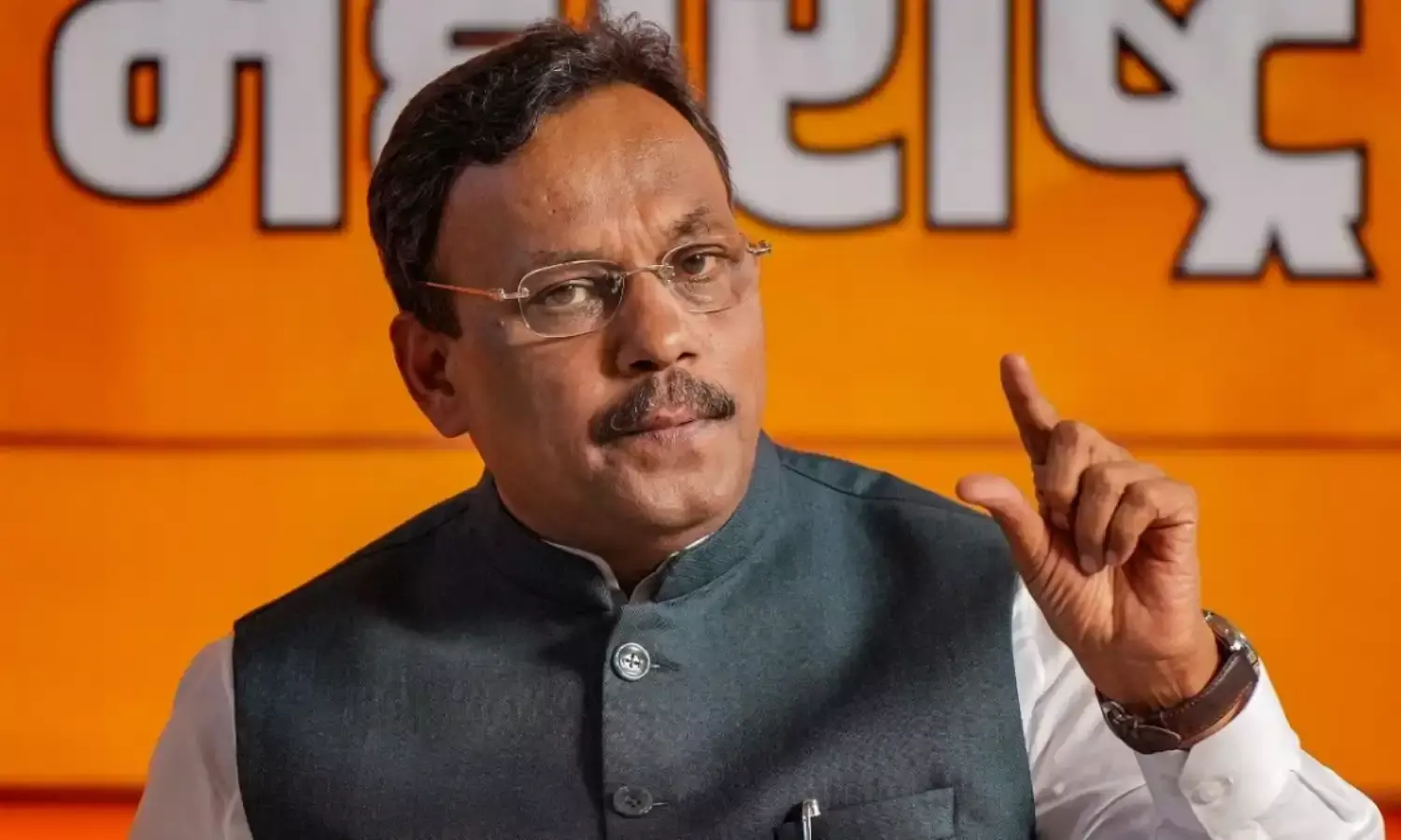 विनोद तावड़े ने कांग्रेस नेताओं के खिलाफ मानहानि का नोटिस भेजा, कहा राहुल-खड़गे माफी मांगे या कोर्ट का सामना करें…