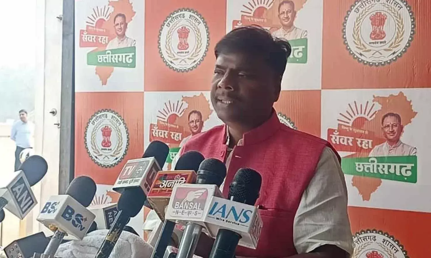 Minister Kedar Kashyap