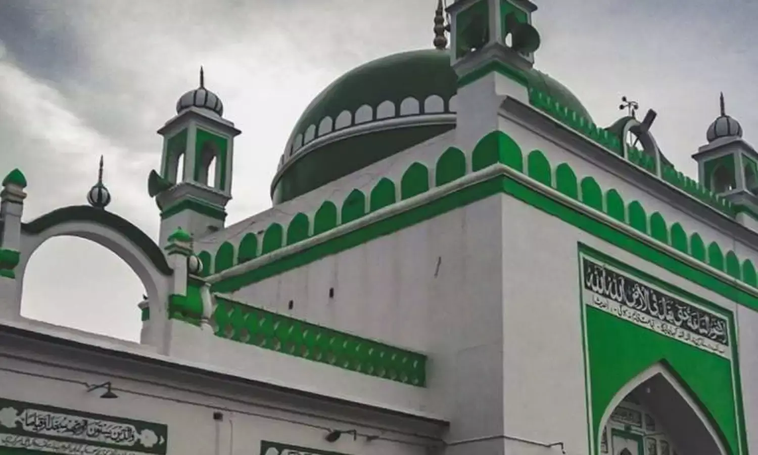 शाही जामा मस्जिद बनाम हरिहर मंदिर विवाद मामले की सुनवाई अब 5 मार्च को शाही जामा मस्जिद बनाम हरिहर मंदिर विवाद मामले की सुनवाई अब 5 मार्च को