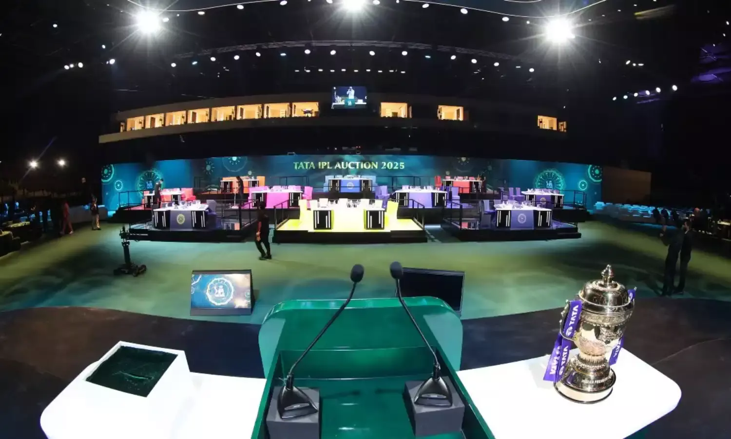 जानिए मेगा ऑक्शन में अब तक क्या रहा खास, कुछ खिलाड़ियों पर लगी रिकॉर्ड तोड़ बोली तो कुछ रहे खाली हाथ… जानिए मेगा ऑक्शन में अब तक क्या रहा खास, कुछ खिलाड़ियों पर लगी रिकॉर्ड तोड़ बोली तो कुछ रहे खाली हाथ…