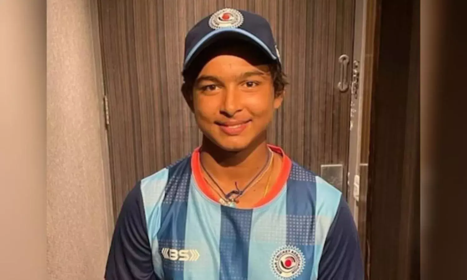 छोटे उस्ताद ने IPL 2025 ऑक्शन में रचा इतिहास, उम्र के सवाल पर पिता ने दिया मुंह तोड़ जवाब छोटे उस्ताद ने IPL 2025 ऑक्शन में रचा इतिहास, उम्र के सवाल पर पिता ने दिया मुंह तोड़ जवाब