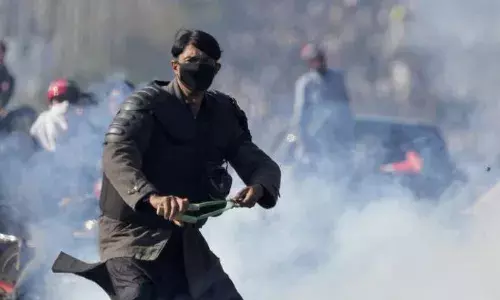 सेना से भिड़े इमरान खान के समर्थक, इस्लामाबाद में आर्टिकल 245 लागू…