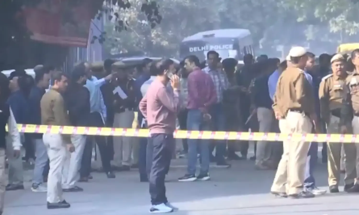 प्रशांत विहार PVR थिएटर के पास रोहिणी नगर जैसा धमाका, यहां भी मिला सफेद पाउडर