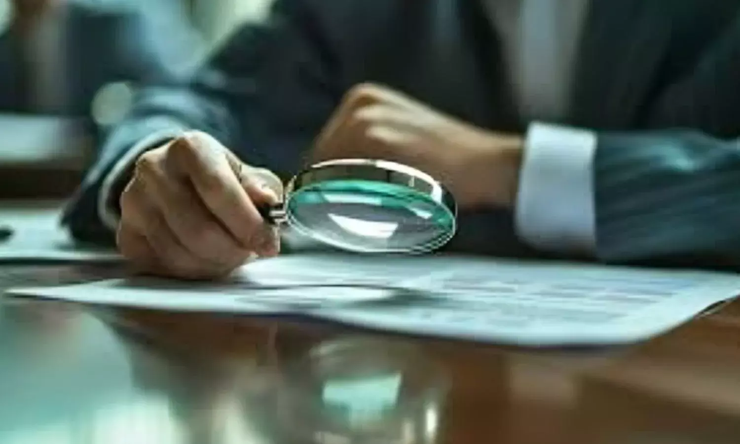 SDM के फर्जी हस्ताक्षर कर पेशकार सालों से निपटाता रहा मामले, एडीएम की जांच में हुआ खुलासा