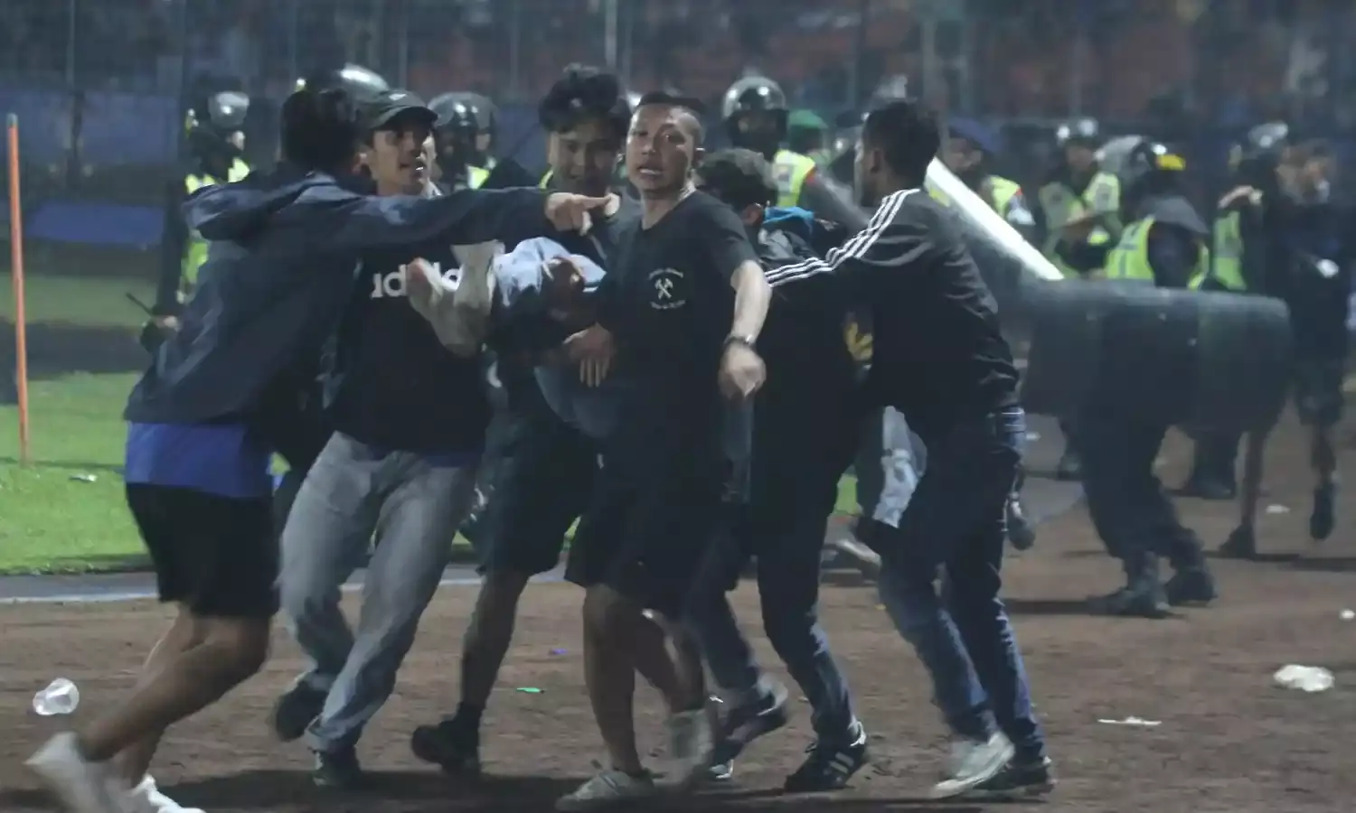 100 Killed In Violence 100 Killed In Violence