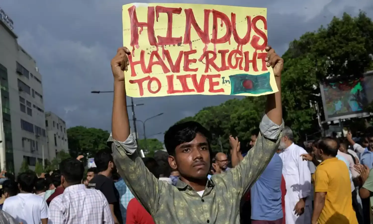 बांग्लादेश के हिंदुओं को बचाएं…