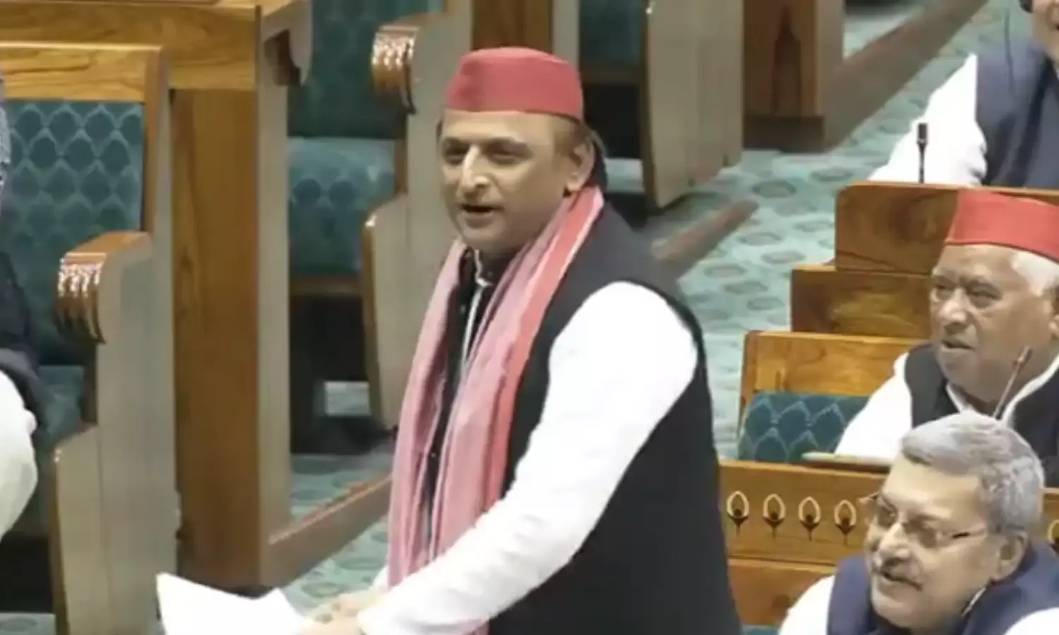 अखिलेश यादव संसद में बोले - भाईचारे को गोली मारी गई, यह सोची समझी साजिश...