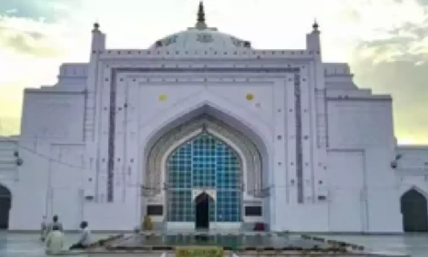 शम्सी शाही मस्जिद बनाम नीलकंठ महादेव मंदिर मामले पर सुनवाई टली, अब इस तारीख को होगी सुनवाई