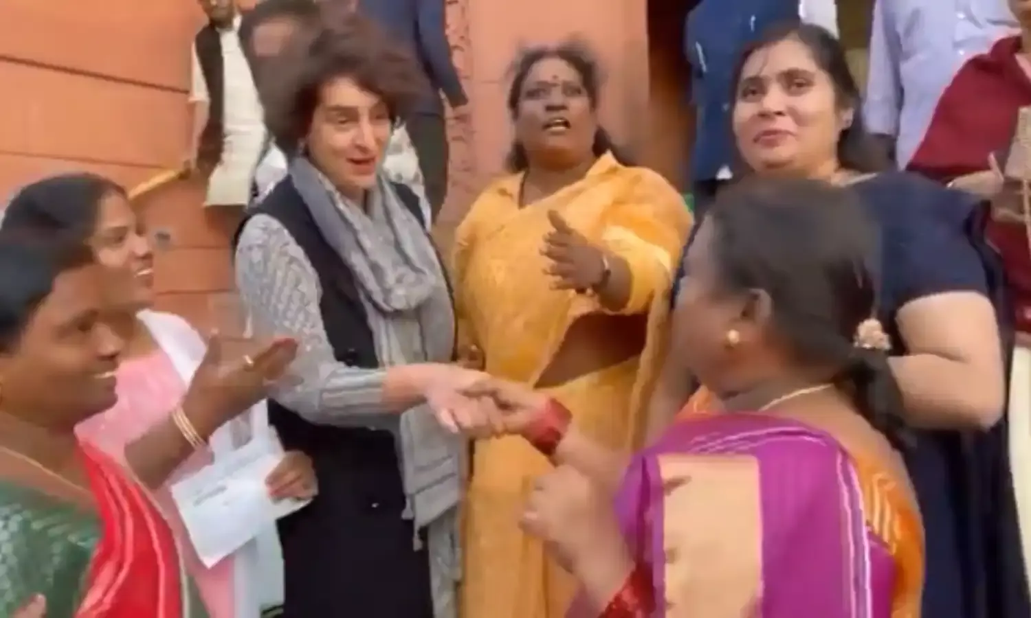 जब प्रियंका गांधी से कहा गया जय श्री राम तो उन्होंने कहा...जवाब सुन सब रह गए हैरान