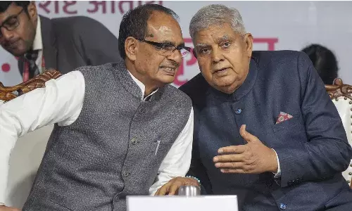 VP जगदीप धनखड़ ने कृषि मंत्री शिवराज सिंह चौहान से पूछे सवाल तो कांग्रेस बोली - दिखा दिया आइना...