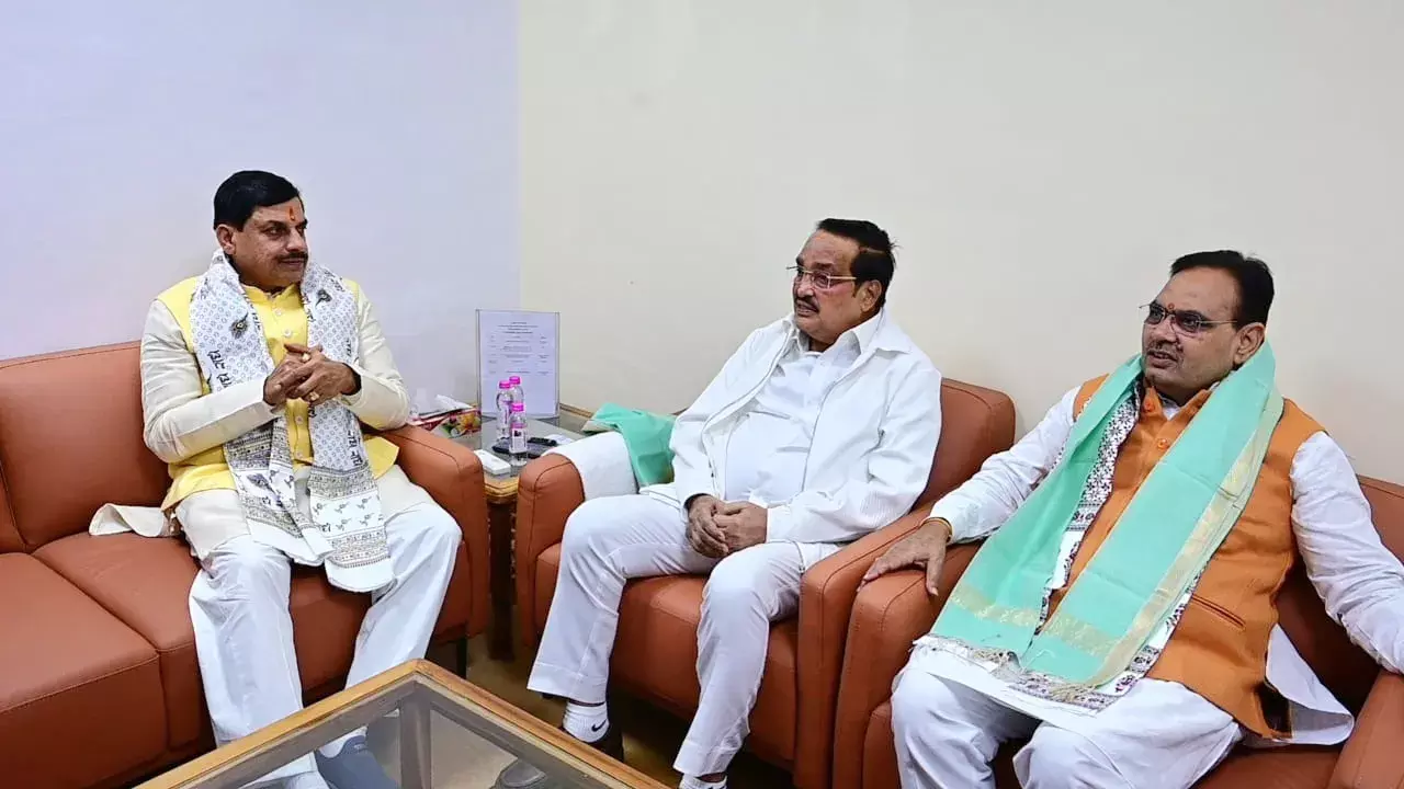 दिल्ली में त्रिपक्षीय बैठक में शामिल हुए मुख्यमंत्री मोहन यादव, प्रदेश में 15 हजार बोर कराएंगे गुजरात में बसे मप्र के व्यापारी…