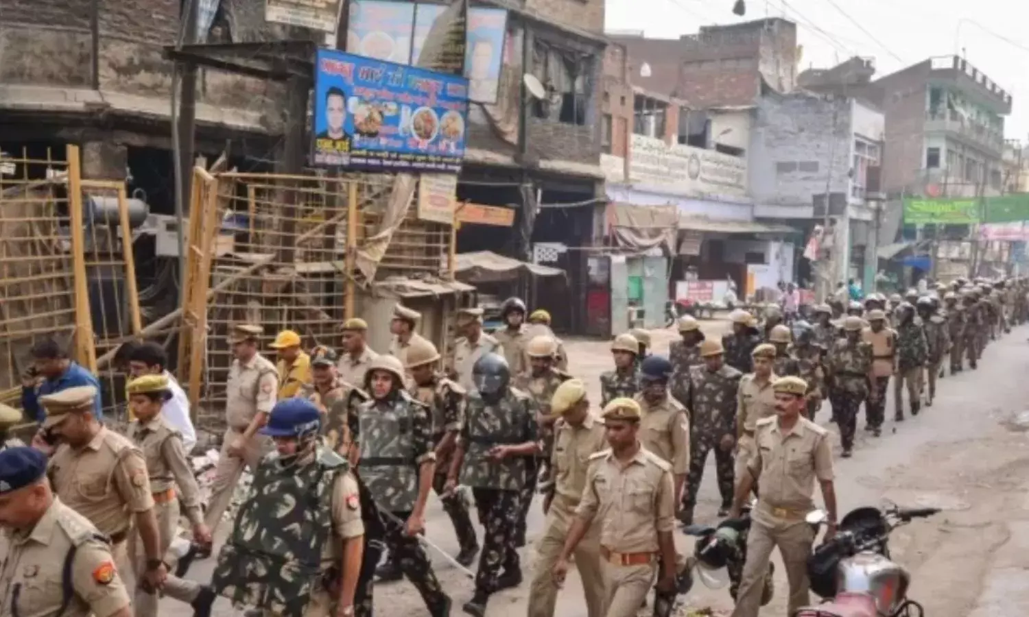 बाबरी मस्जिद विध्वंस की बरसी आज, जुमे की नमाज को लेकर अयोध्या सहित इन जिलों में हाई अलर्ट बाबरी मस्जिद विध्वंस की बरसी आज, जुमे की नमाज को लेकर अयोध्या सहित इन जिलों में हाई अलर्ट