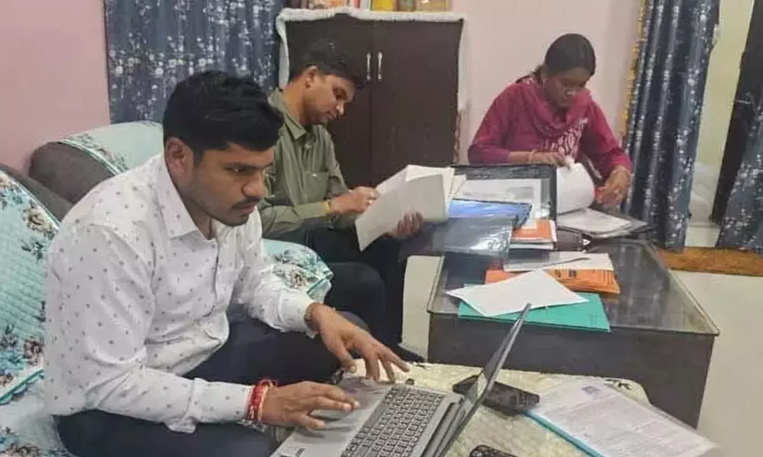 CM साय और राज्य मंत्री के नाम पर दी GST अधिकारी को धमकी, बिजनेसमैन के खिलाफ शुरू कार्रवाई