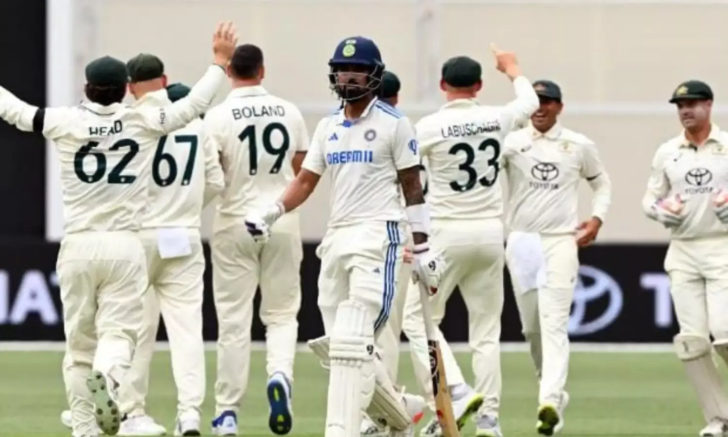 Australia lead by 157 runs Australia lead by 157 runs