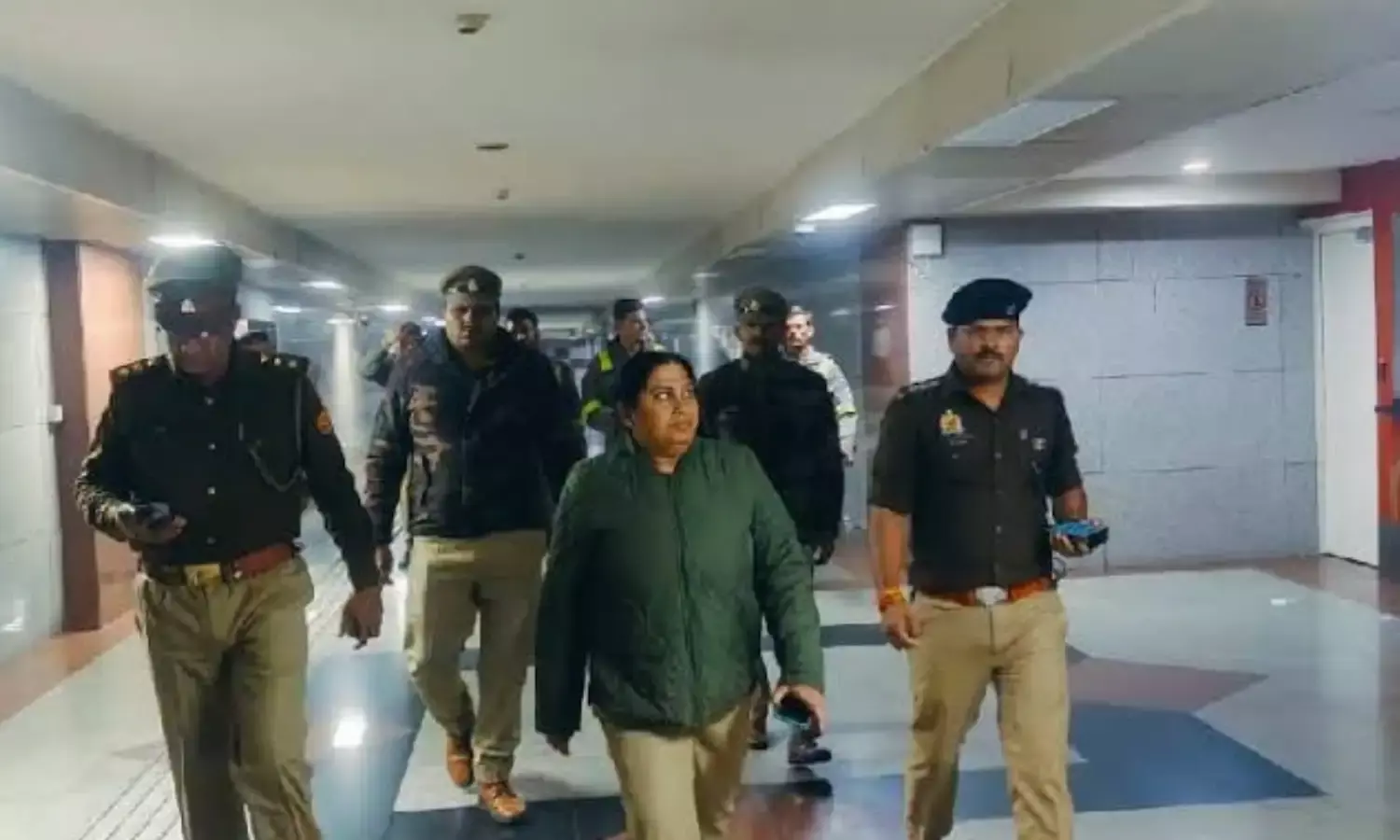 लखनऊ के 3 मैट्रो स्टेशनों को बम से उड़ाने की धमकी, जांच में ये बात आई सामने...