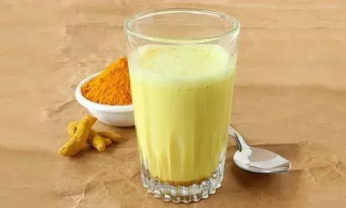 सर्दियों में दूध के साथ इन चीजों को मिलाकर पीना होता है हेल्दी, जान लीजिए इसके फायदे