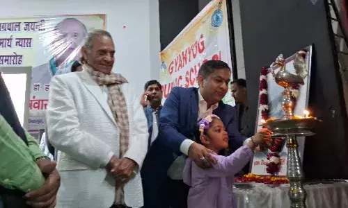 जो घुसपैठी घाटी में गरम बारूदी हवा देंगे, हम उनको जन्नत की हूरों से मिलवा देंगे, हरदोई का रसखान प्रेक्षागृह बना एक शाम डॉ.हरिओम पवार के नाम’ का साक्षी