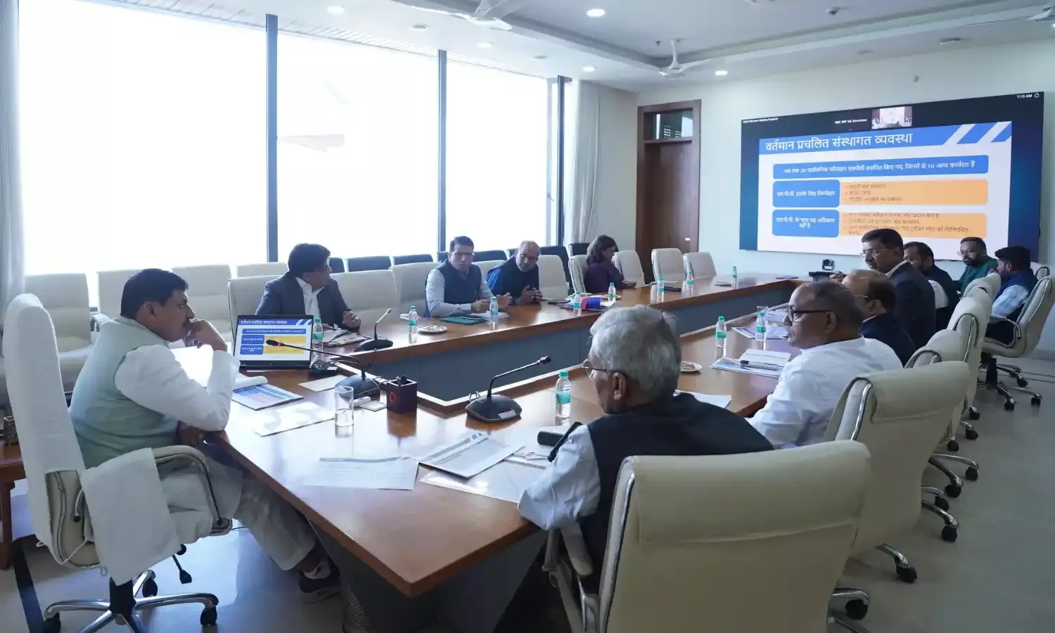 CM ने यात्री बस सेवा शुरू करने के लिए की बैठक, कहा - ग्रामीण क्षेत्र की जरूरत को ध्यान में रखकर हो संचालन