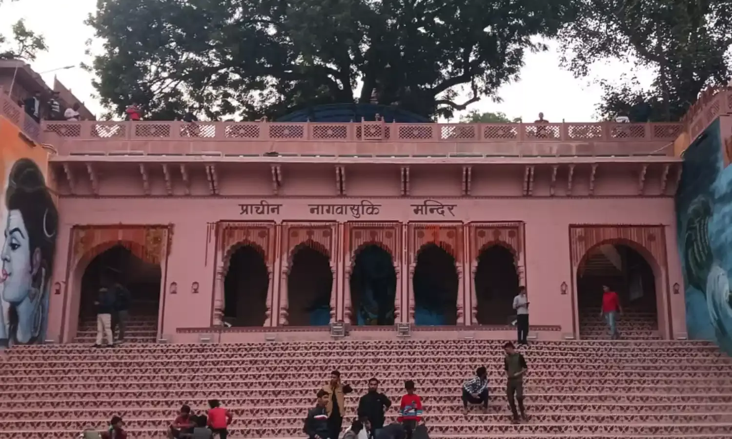 समुद्र मंथन की पौराणिक कथा से सम्बद्ध है प्रयागराज का यह प्रसिद्ध मंदिर…