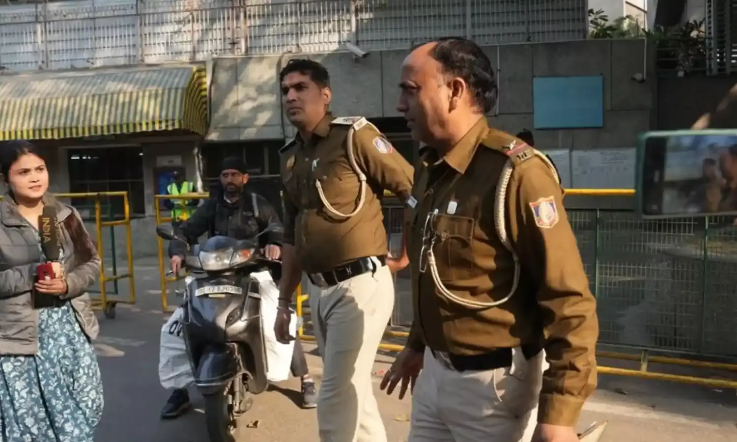 दिल्ली के स्कूलों को फिर मिले डरावने मेल, DPS सहित 6 विद्यालयों को बम से उड़ाने की धमकी