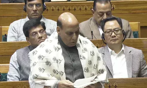 संविधान निर्माण के काम को हाईजैक करने की कोशिश करती है एक पार्टी - कांग्रेस पर बरसे राजनाथ सिंह