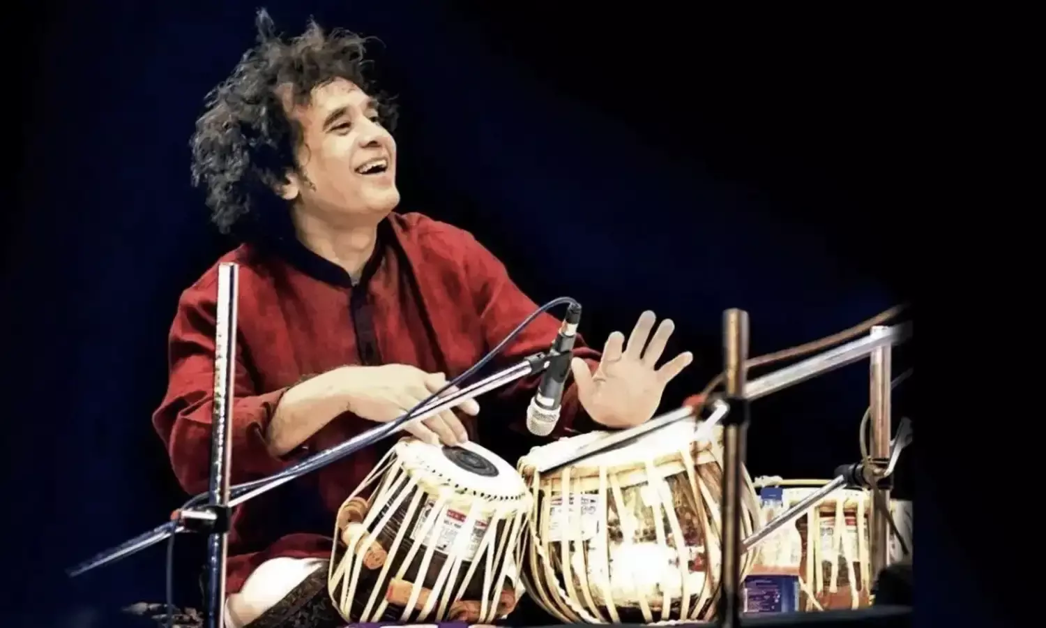 तबले के जादूगर उस्ताद जाकिर हुसैन की कला, विरासत और संगीत की अद्भुत कहानी… तबले के जादूगर उस्ताद जाकिर हुसैन की कला, विरासत और संगीत की अद्भुत कहानी…