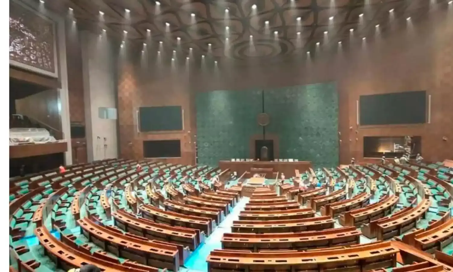 भाजपा ने जारी किया व्हिप