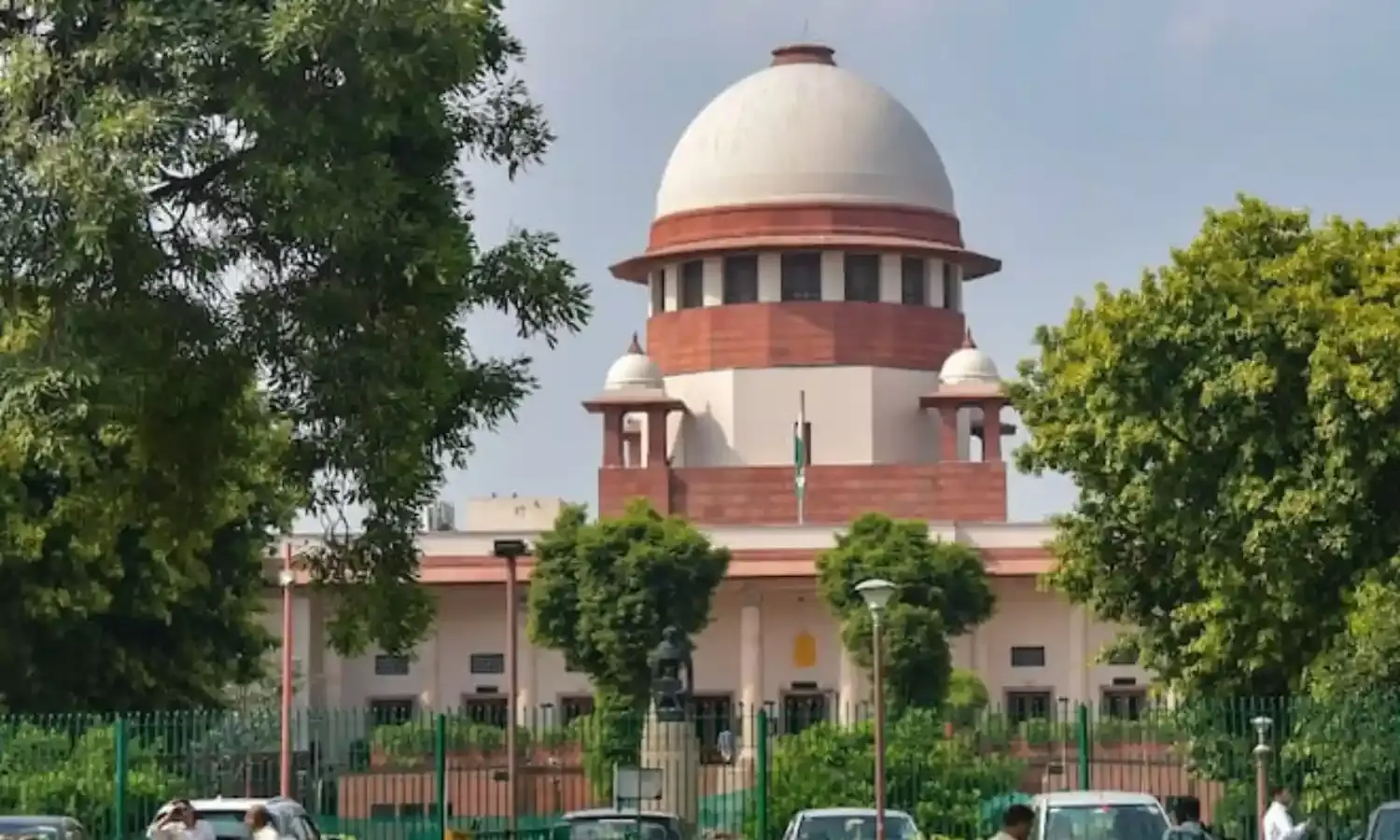 पोर्न बैन और बलात्कारियों को नपुंसक बनाने की मांग पर SC का रुख...