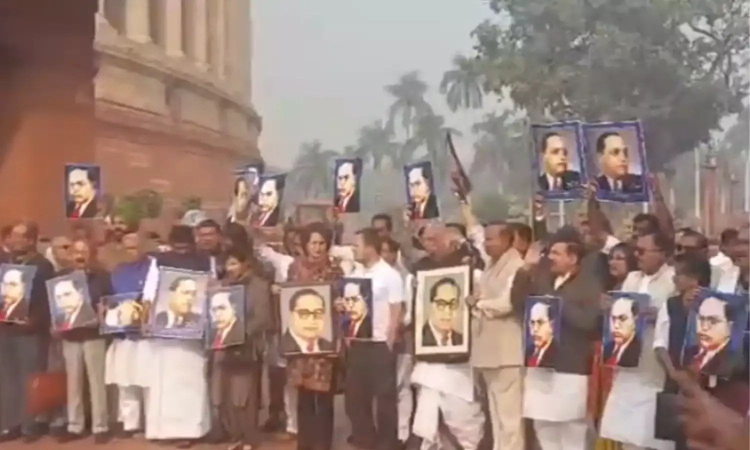 अमित शाह की अंबेडकर पर टिप्पणी से गरमाया राजनीतिक माहौल, विपक्ष ने खोला मोर्चा