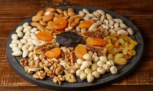 सर्दियों में रोज 5 तरह के ड्राई फ्रूट्स खाने से मिलेंगे ग़ज़ब के फ़ायदे, जानें एक्सपर्ट से