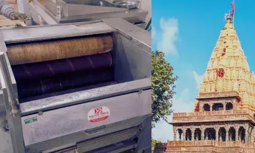 महाकाल मंदिर में बड़ा हादसा, आलू छीलने की मशीन में फंसा महिला का दुपट्टा, मौके पर ही मौत