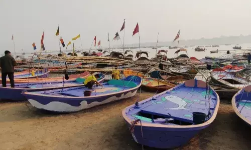 संगम की नावों पर हो रही चित्रकारी, देगी श्रद्धालुओं को सुखद अनुभव और संदेश…