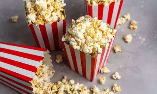 थियेटर में फिल्म देखने के साथ पॉपकॉर्न खाना हुआ महंगा, चुकाने होंगे अधिक पैसे थियेटर में फिल्म देखने के साथ पॉपकॉर्न खाना हुआ महंगा, चुकाने होंगे अधिक पैसे