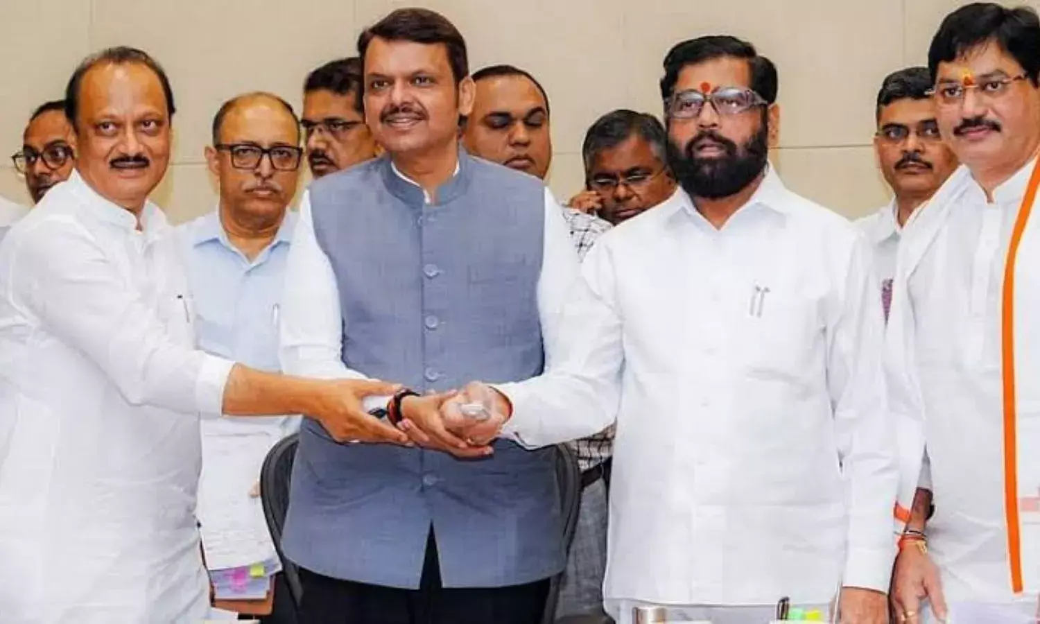 महाराष्ट्र में फडणवीस सरकार ने बांटे मंत्रियों को विभाग, शिंदे को मिली ये जिम्मेदारी