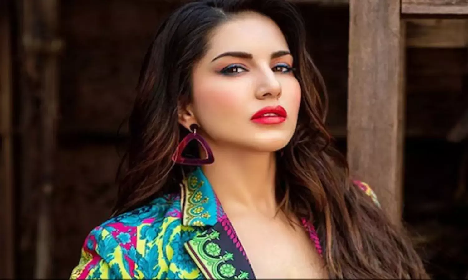 छत्तीसगढ़ की महतारी वंदन योजना में सनी लियोन को मिल रहे एक हज़ार रुपये