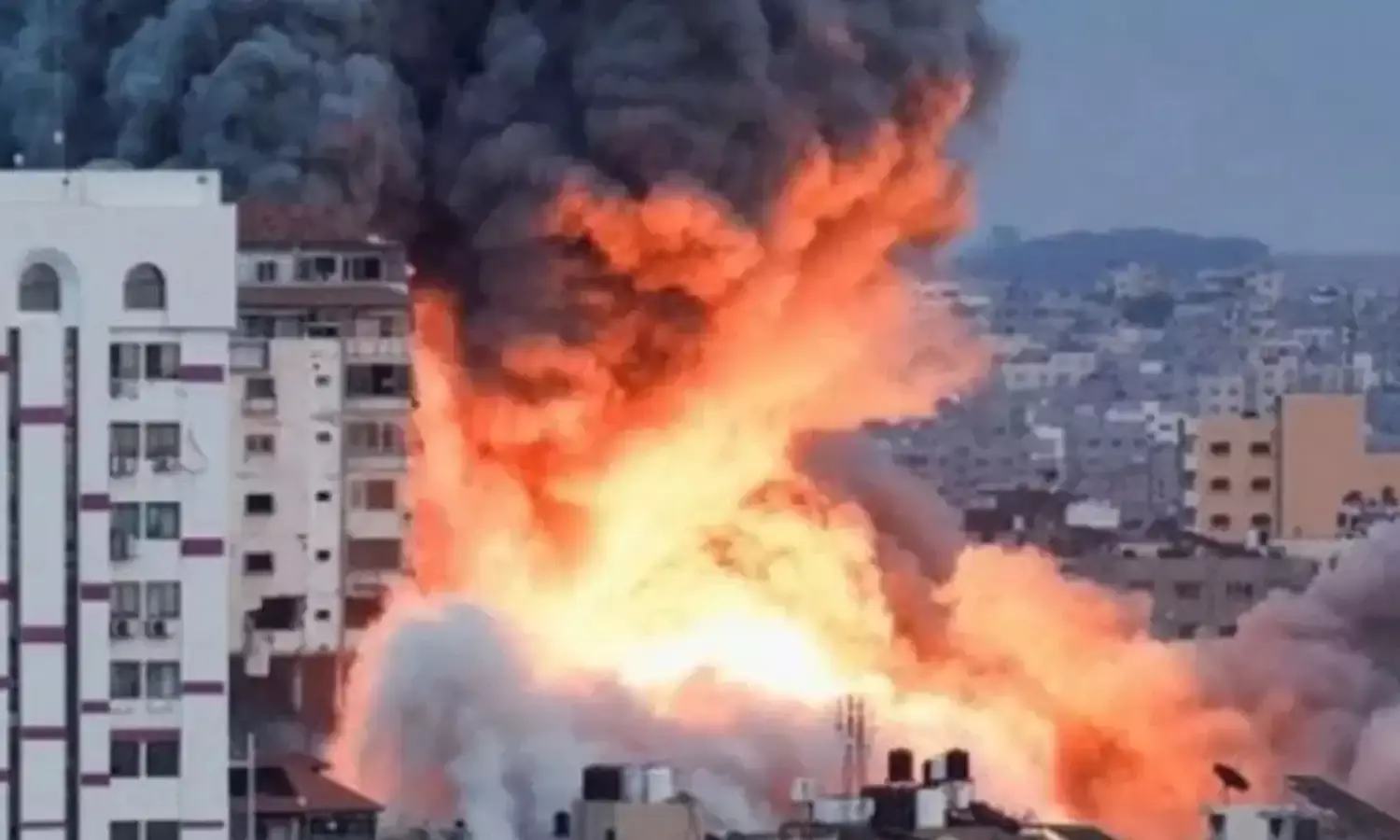 इजराइल का गाज़ा पर ताबड़तोड़ हमला, 16 लोगों की हमले में हुई मौत इजराइल का गाज़ा पर ताबड़तोड़ हमला, 16 लोगों की हमले में हुई मौत