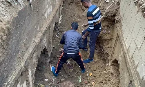 खुदाई के दूसरे दिन मिली चन्दौसी में प्राचीन बावड़ी, सुरंग के साथ प्राचीन तहखाने होने का भी अनुमान