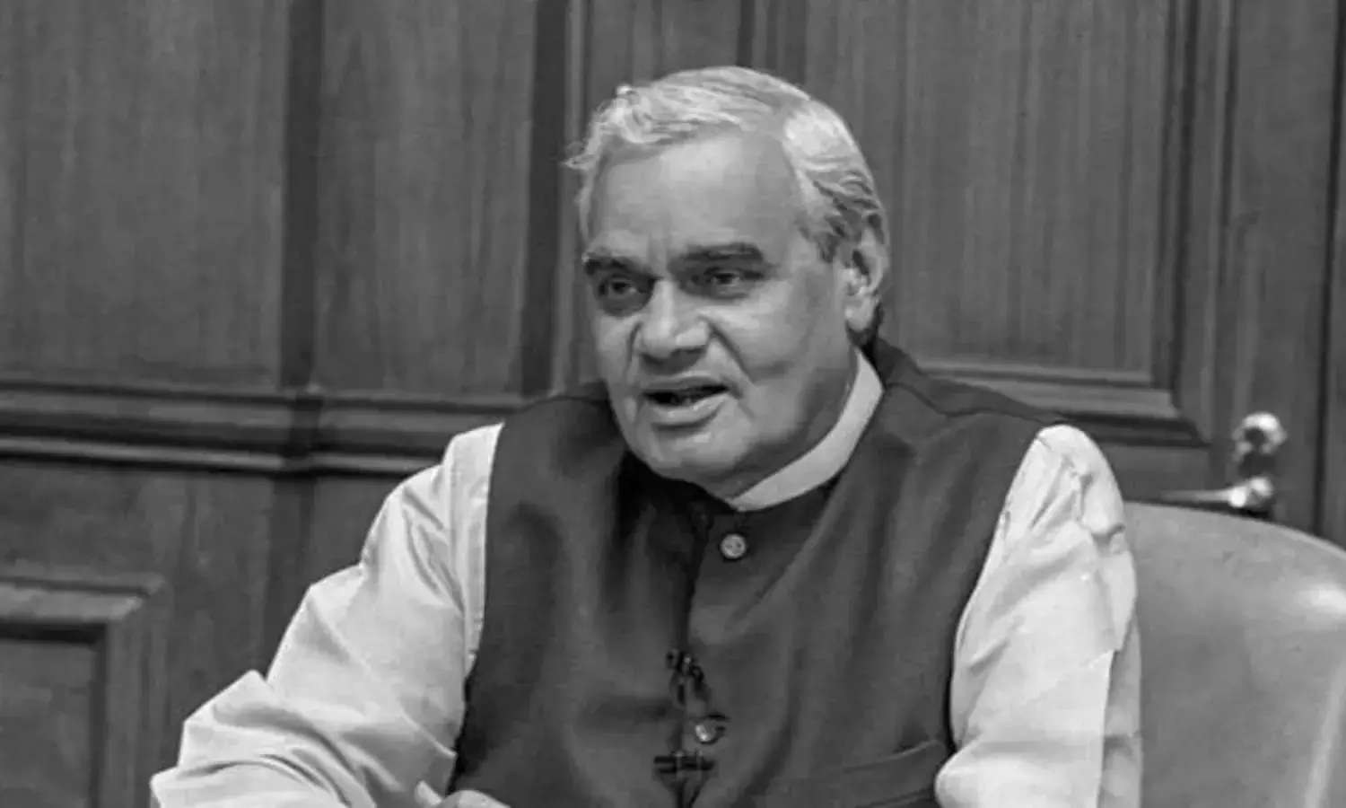 अटल - प्रतिबद्धता ही सच्ची पत्रकारिता की कसौटी