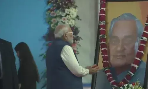 पीएम मोदी ने किया केन-बेतवा नदी जोड़ो राष्ट्रीय परियोजना का शिलान्यास, कहा - कांग्रेस घोषणा करने में माहिर