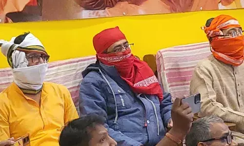 बांग्लादेश में हो रहा जानवर से भी बदतर व्यवहार, भारत आए बांग्लादेशियों ने बताया दर्द...