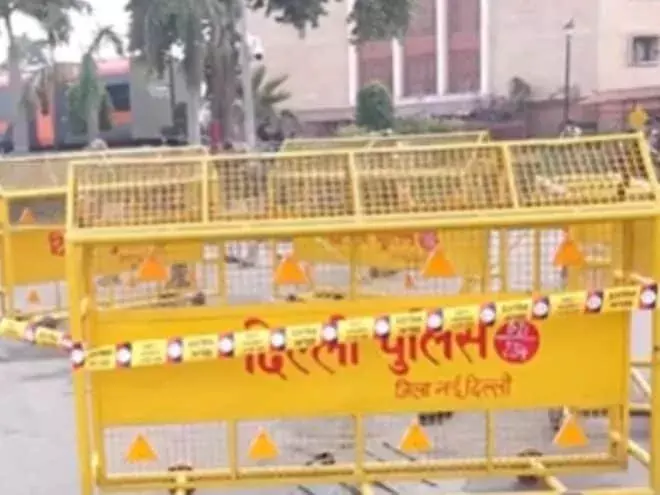 संसद के पास एक व्यक्ति किया आत्मदाह का प्रयास, गंभीर हालत में अस्पताल में भर्ती संसद के पास एक व्यक्ति किया आत्मदाह का प्रयास, गंभीर हालत में अस्पताल में भर्ती