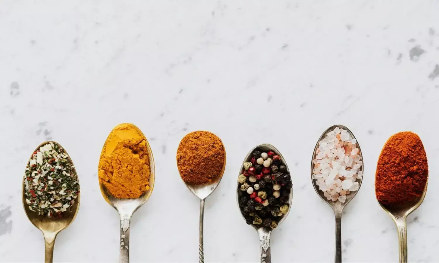 इन 5 मसालों से कम करें अपने शरीर की चर्बी, जानिये कैसे करें इस्तेमाल