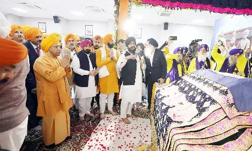 सीएम योगी ने कहा - हिंदू और सिख एक दूसरे के पूरक