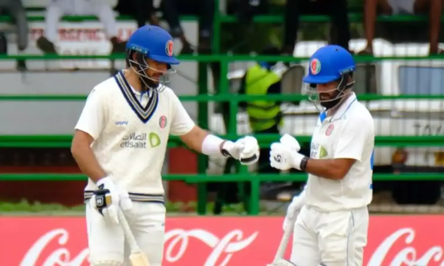 ज़िम्बाब्वे पूरे दिन विकेट के लिए तरसता रहा