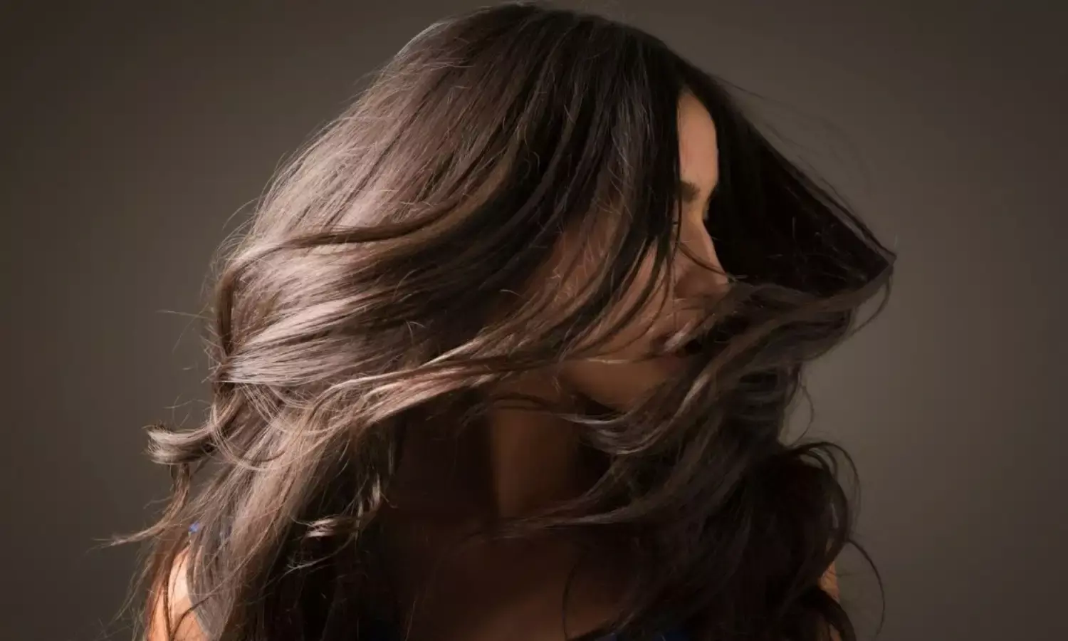 बालों में लगाएं ये देशी चीजें कंडीशनर की नहीं पड़ेगी जरूरत, बाल दिखेंगे सॉफ्ट और शाइनी