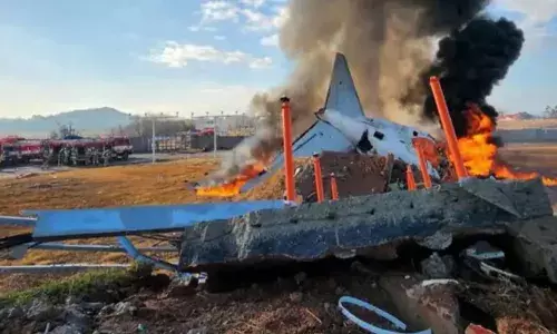 181 लोगों से भरा विमान हुआ हादसे का शिकार, अब तक 47 लोगों की मौत